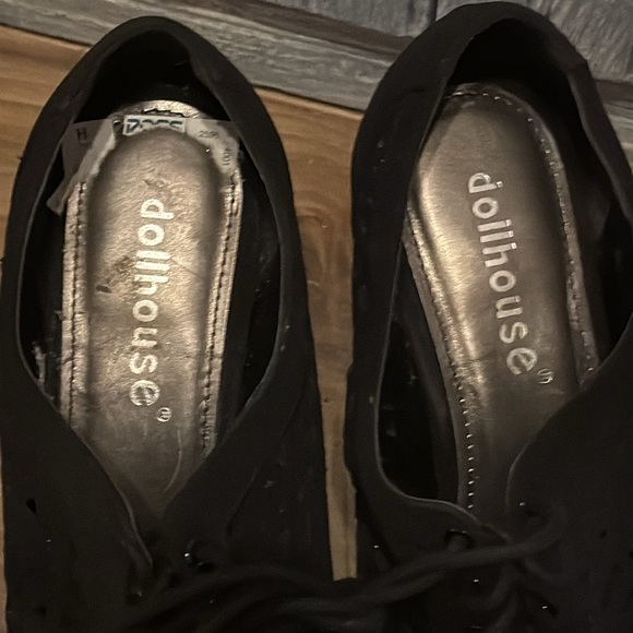 Size 7.5 Women’s Black Lace up heels with open toe - Picture 4 of 4